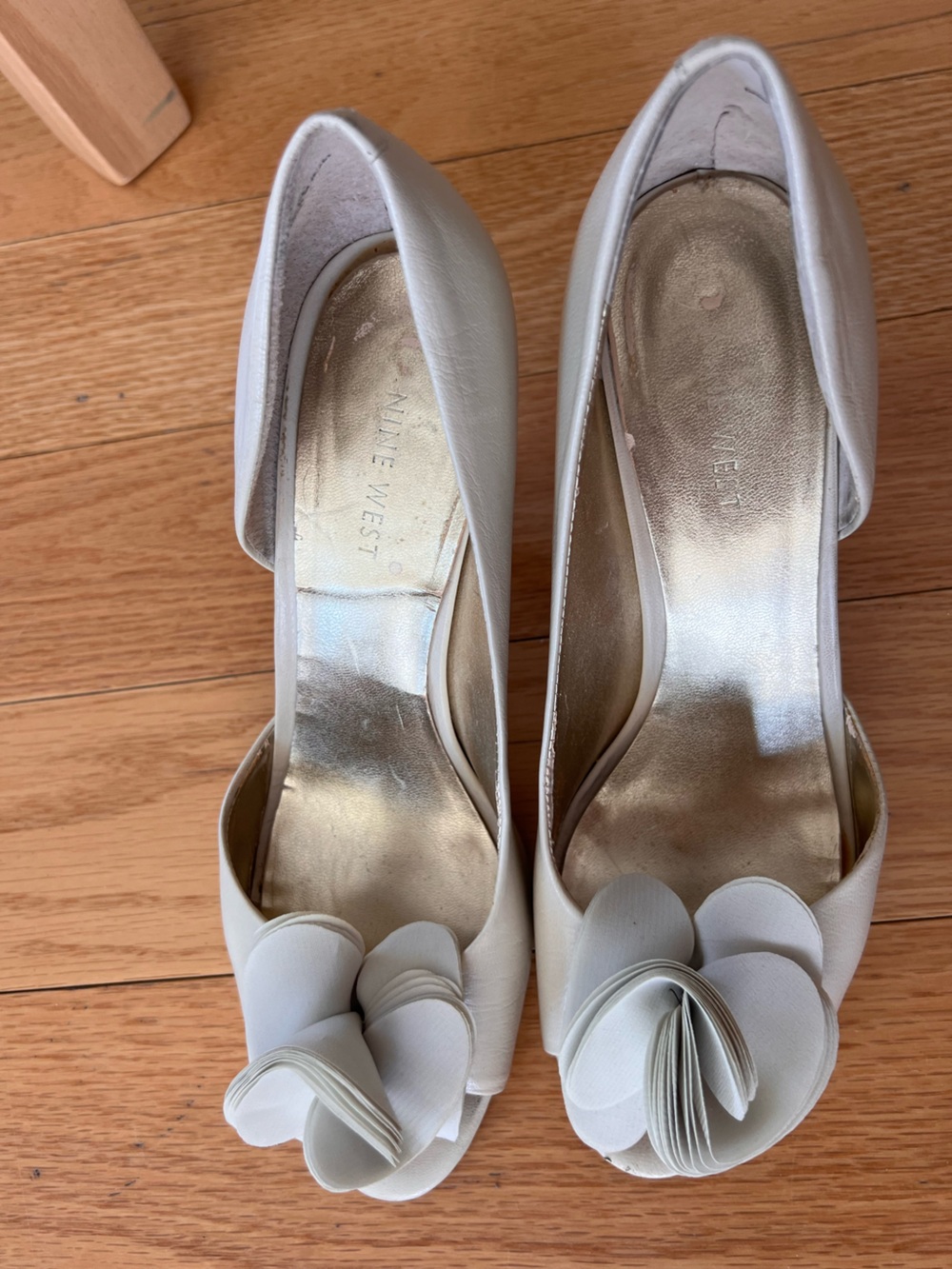 Nine West Cream Leather Heel Pumps